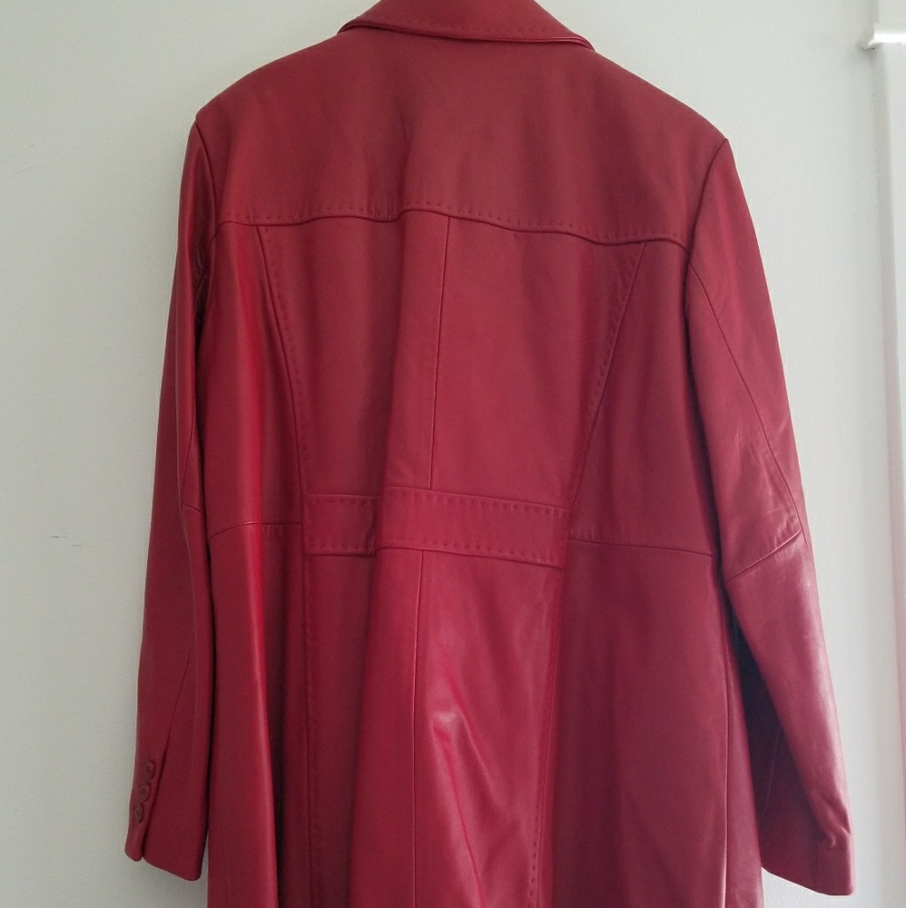 NEW: Tibor Ladies Red Leather Coat - Picture 4 of 7